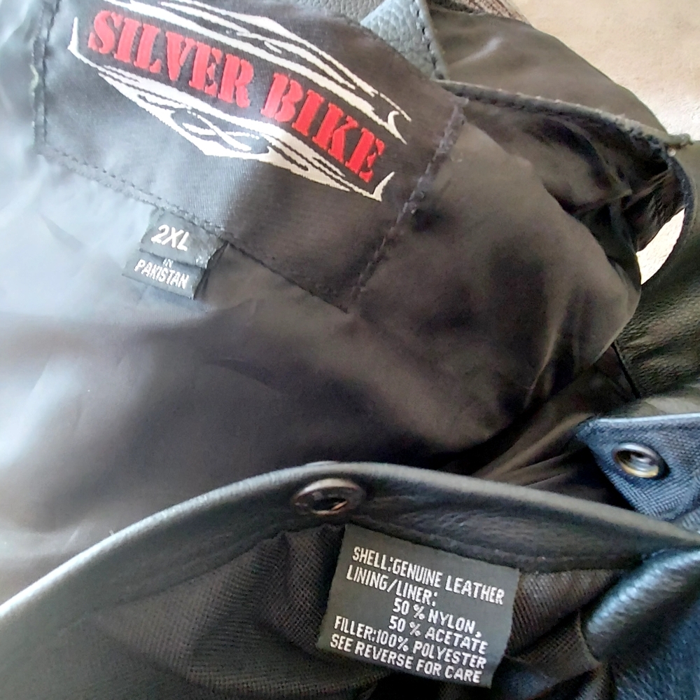 Silver Bike Leather Vest - Picture 5 of 6